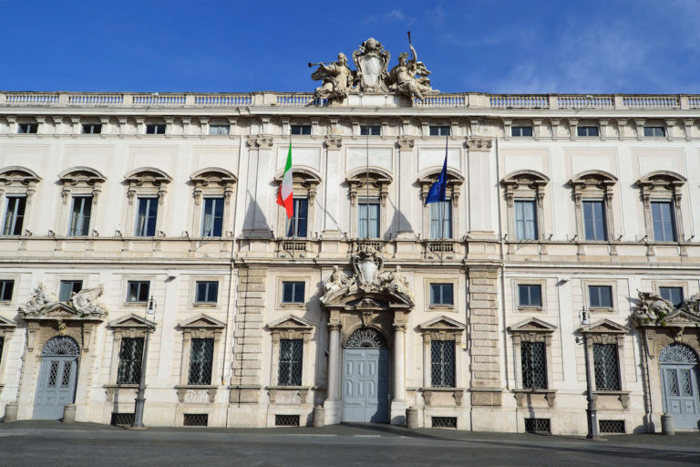Corte costituzionale: incostituzionale il tetto di sei mesi di indennità per i licenziamenti illegittimi nelle piccole imprese
