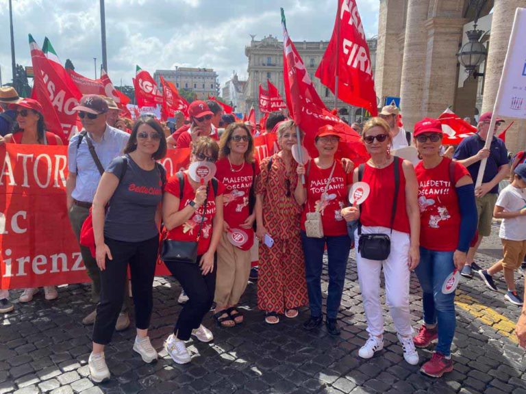 In piazza in difesa del diritto alla salute