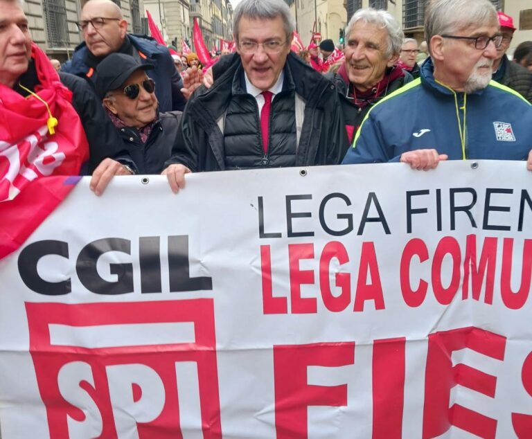 Lo sciopero generale contro la manovra del 12 dicembre. Landini in piazza a Firenze